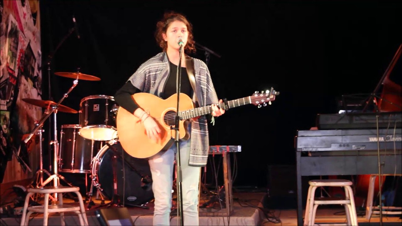 Bergerac : une plaisanterie propulse une chanteuse en première partie de Guillaume Meurice